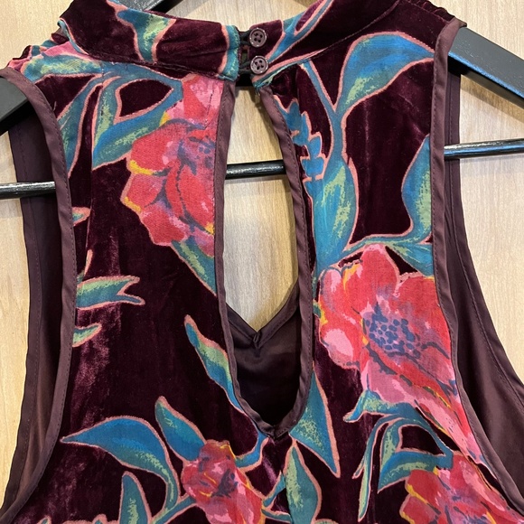 Velvet high neck mini dress - Picture 3 of 6